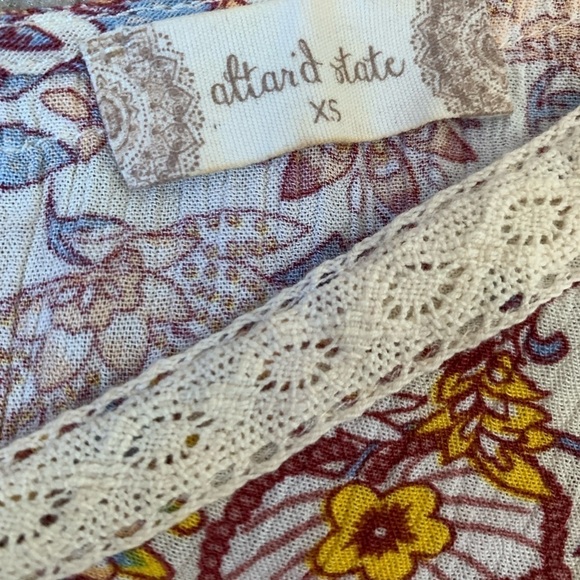 alter’d state Women Boho Crochet Floral Visvose Detail Top Size XS - Picture 5 of 8